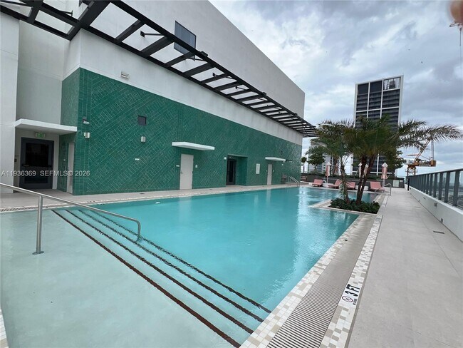 Building Photo - 11 NE 6th St