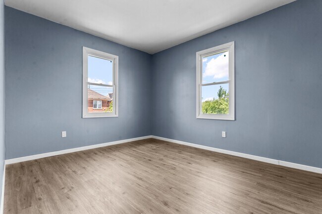 Building Photo - 2648 Tuxedo St