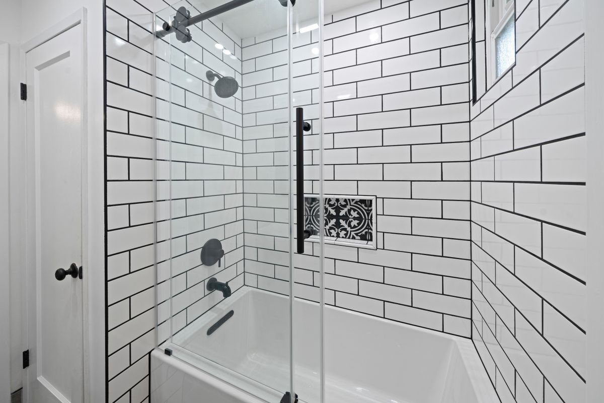 Building Photo - 22123 Main St