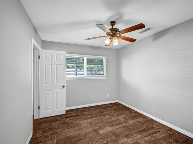 Building Photo - Beautiful 3 BD, 1.5 BA Remodeled Home in North Clairemont!