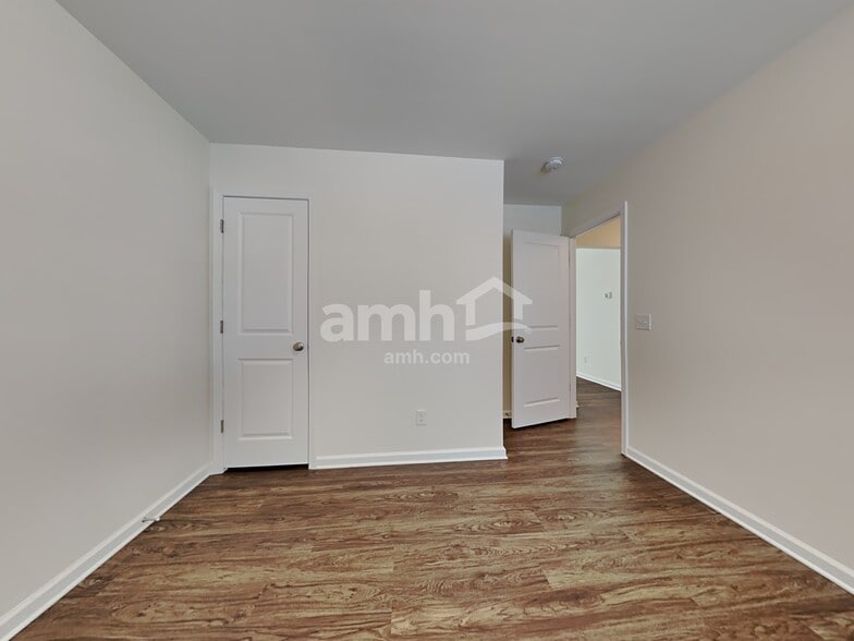 Building Photo - 309 Dogwood Cir