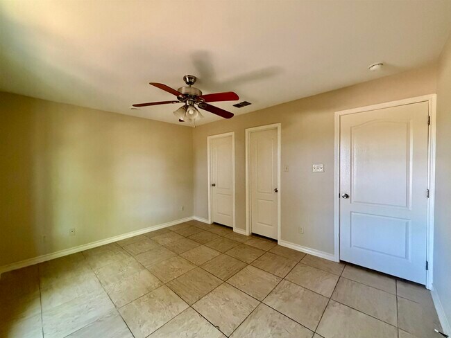 Building Photo - 408 Shiloh Dr