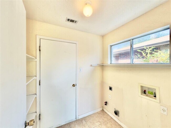 Building Photo - 17125 Dashwood Creek Dr