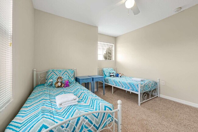 Building Photo - "Furnished 4-Bedroom Pool Home – Comfort and Style in Davenport"