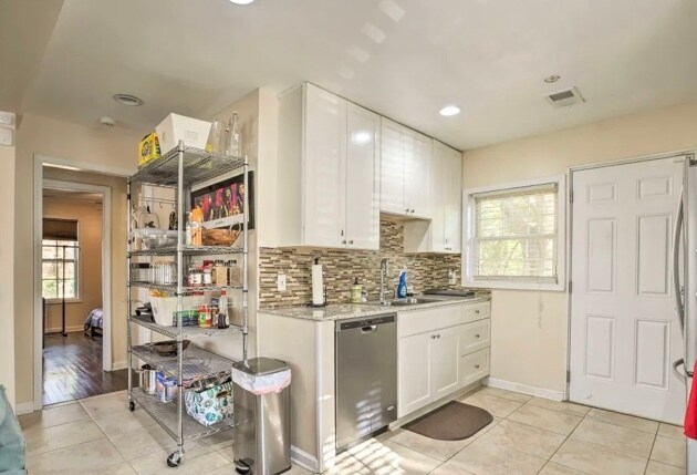 Building Photo - 886 Linda Way