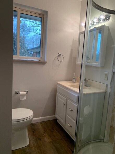 Building Photo - 2095 S Linda Dr