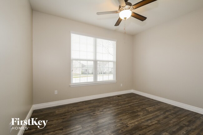 Building Photo - 2357 Banon Dr