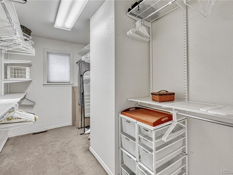 Building Photo - 9215 Ashburn Ct