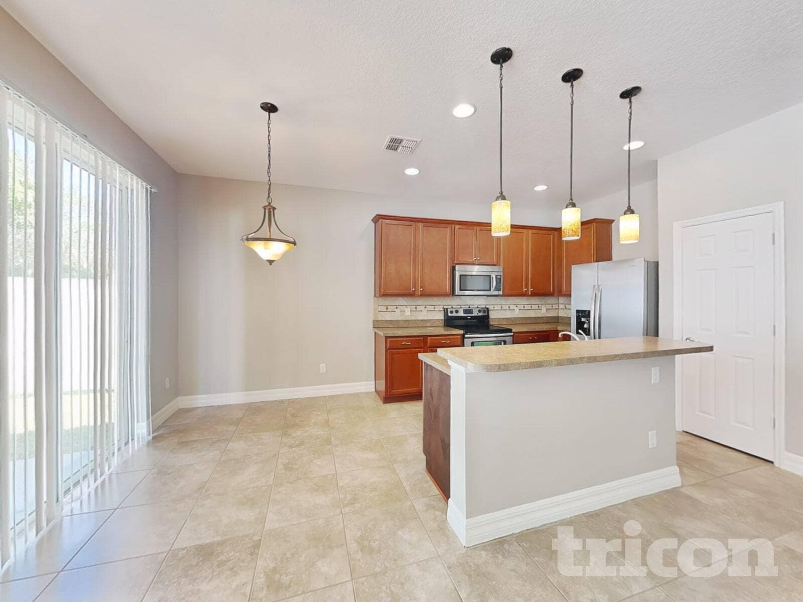 Building Photo - 3230 Ogden Dr