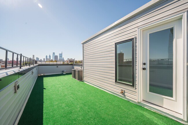 Building Photo - 1514 Master St