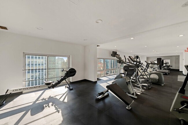 Building Photo - 1221 N Dearborn Pkwy