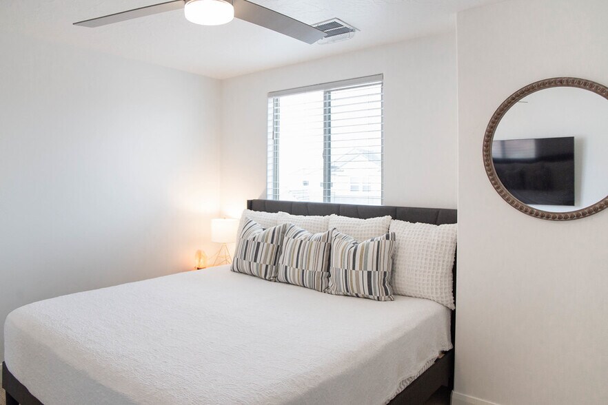 Bedroom 2 - 1092 N Paseos St