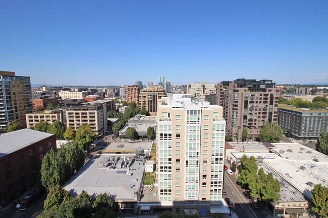 Building Photo - 1025 NW Couch St