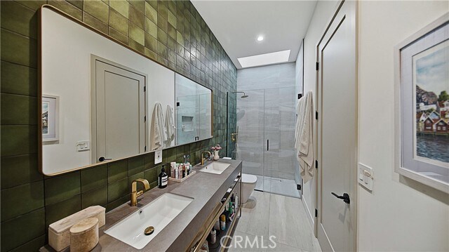 Building Photo - 8840 Ashcroft Ave