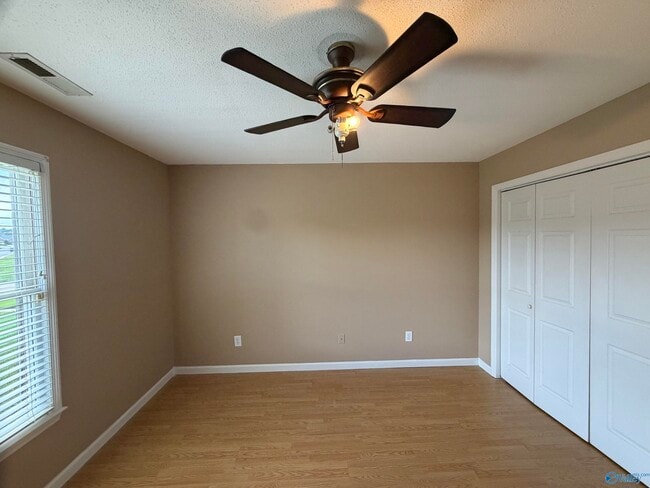 Building Photo - 1524 Forestview Dr SW