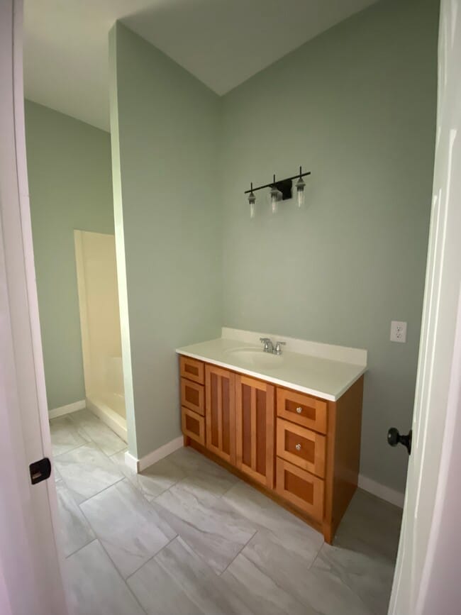 Building Photo - 5021 Greenridge Ln