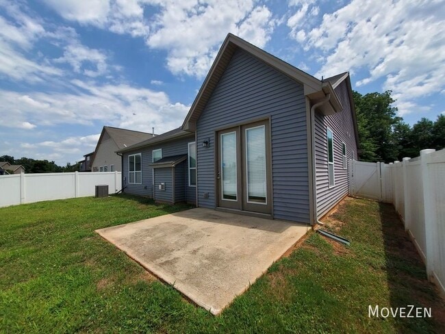 Building Photo - 4402 Hubbard Rd