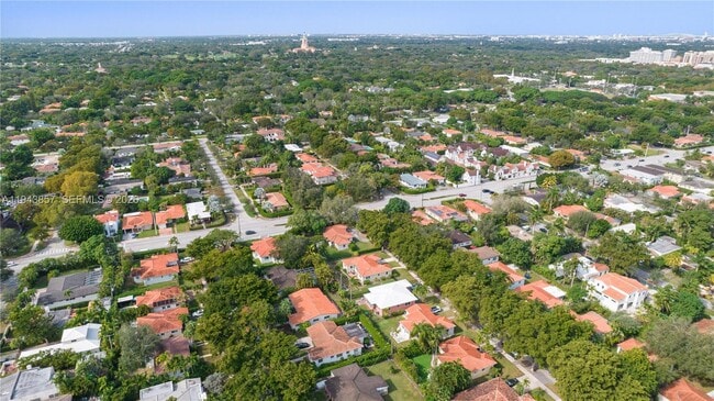 Building Photo - 329 Candia Ave