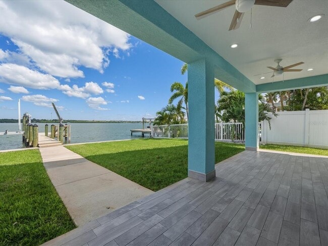 Building Photo - 828 Bay Point Dr