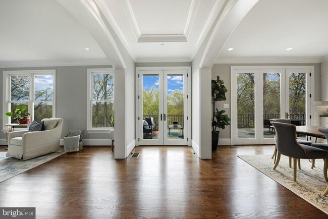 Building Photo - 9884 River Chase Way