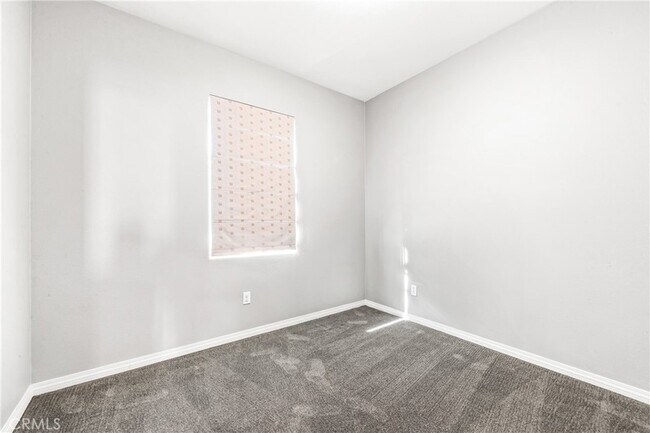 Building Photo - 6331 Pacific Wy