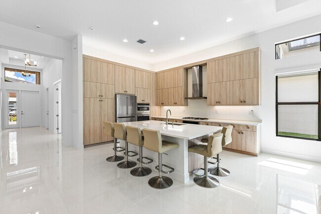 Building Photo - 8330 Essex Country Clb Dr