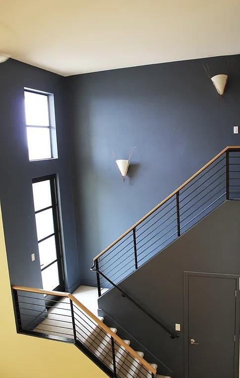 Building Photo - 350 E Mission St