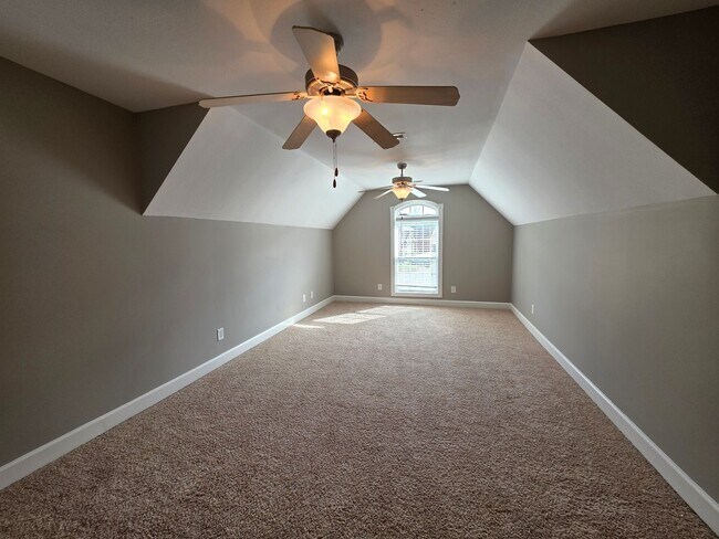 Building Photo - Holiday SPECIAL!! $500 OFF Your Move-In Co...