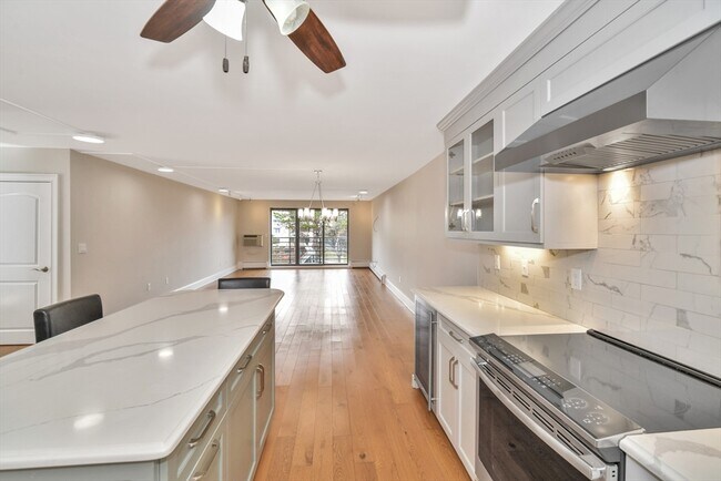 Building Photo - 125 Coolidge Ave