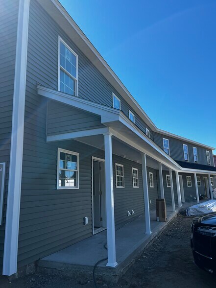 Building Photo - 137 Lebanon Rd