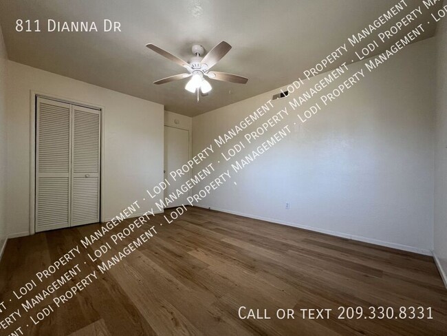 Building Photo - 811 Dianna Dr