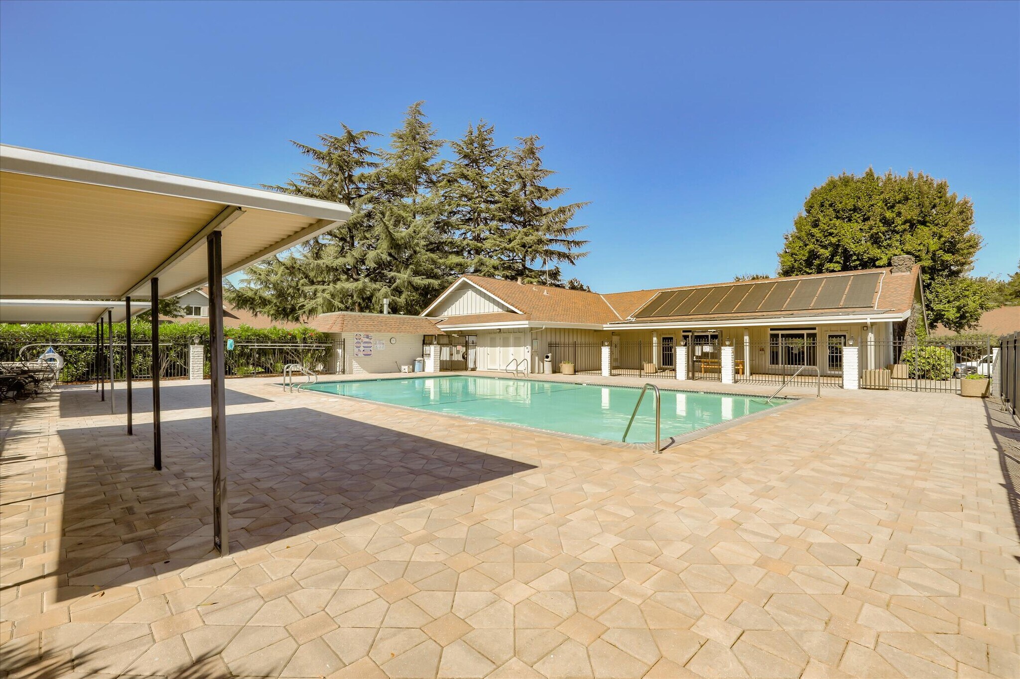 Building Photo - 66 Miramonte Dr