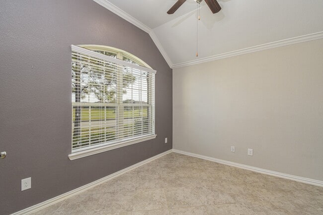 Building Photo - 9403 Briscoe Bend Ln