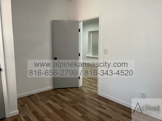 Building Photo - Updated NE Home, Garage, Section 8 OK! Fenced!