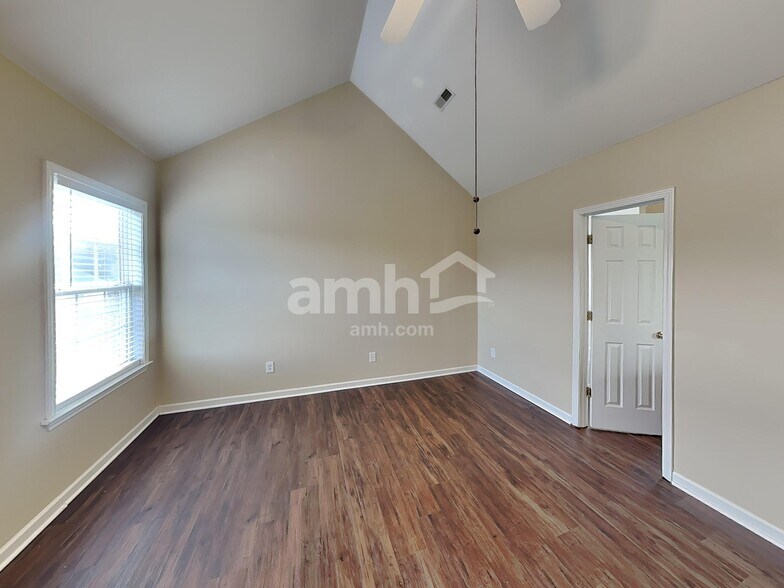 Building Photo - 1509 Beaufort Pl