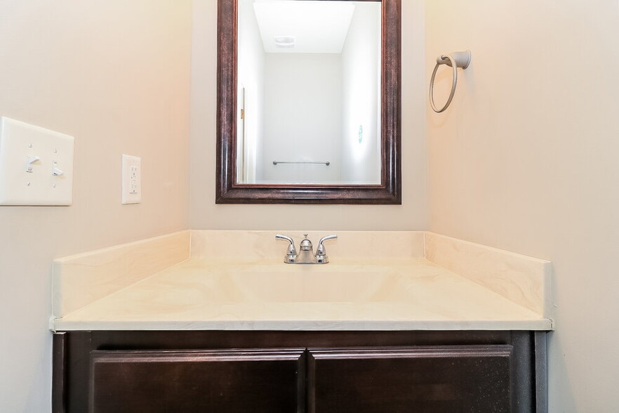 Building Photo - 1309 Braemar Highland Dr
