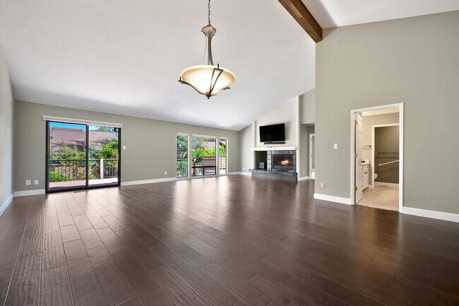 Building Photo - South Auburn Gem! Stylish 2BR Townhome in Quiet, Neighborhood