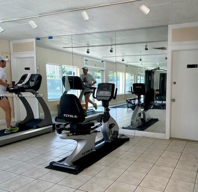 Building Photo - 7470 Miami Lakes Dr