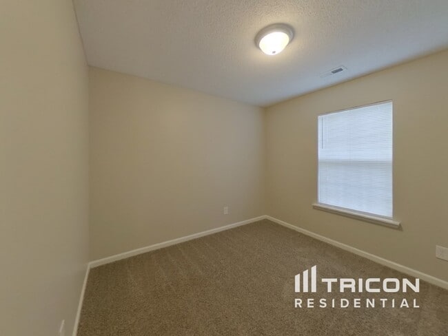 Building Photo - 4 Sawdust Ct