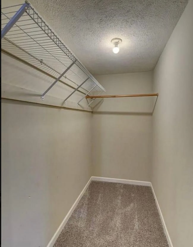 Building Photo - Must See 3 Bedroom Near Creighton!!