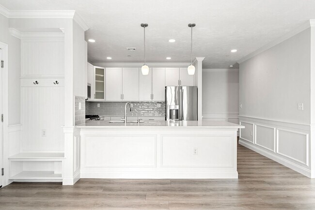 Building Photo - 320 Middlesex Ave