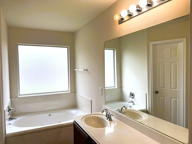 Building Photo - 25123 Ibris Ranch Dr