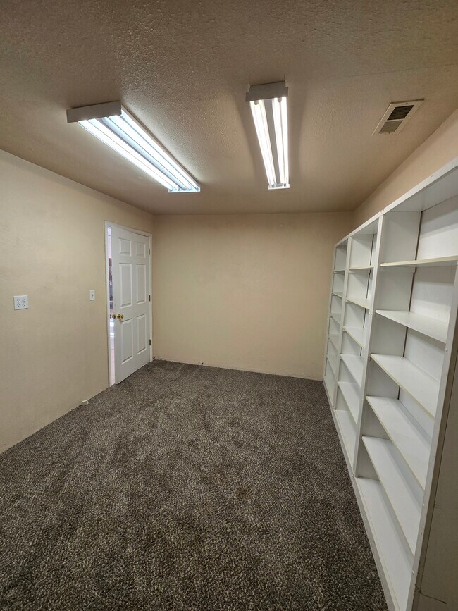 Building Photo - 6911 US-24