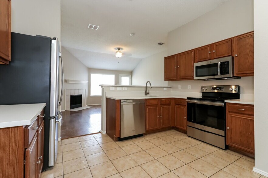 Building Photo - 816 Beaver Creek Dr