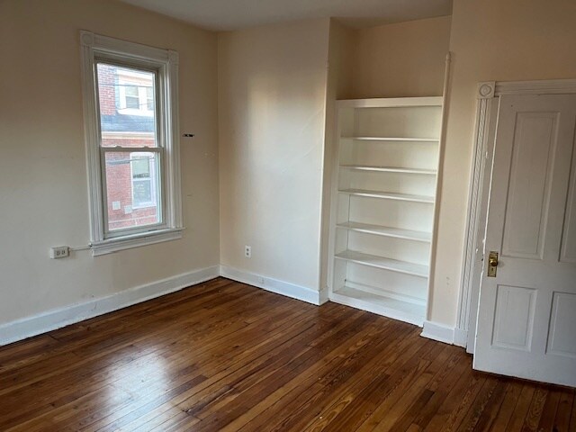 Building Photo - 427 N Locust St