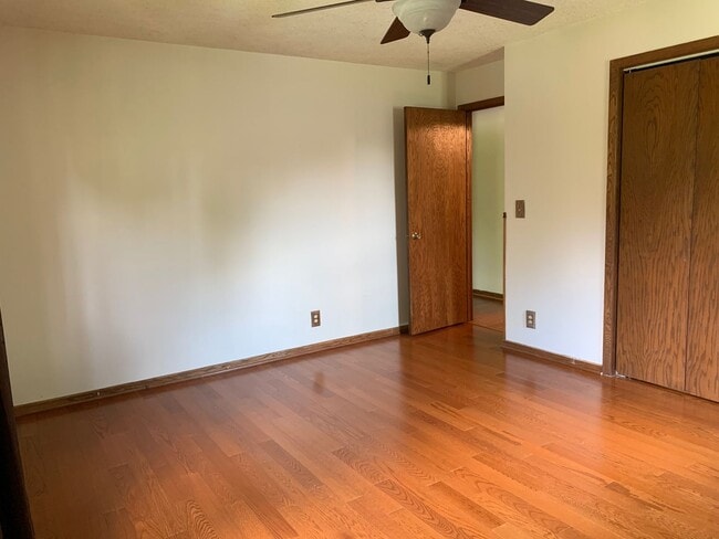 Building Photo - 3303 Eddy Ln