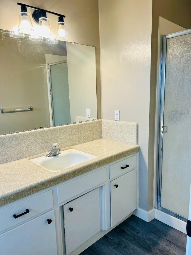 Building Photo - 285 Rutgers Ave