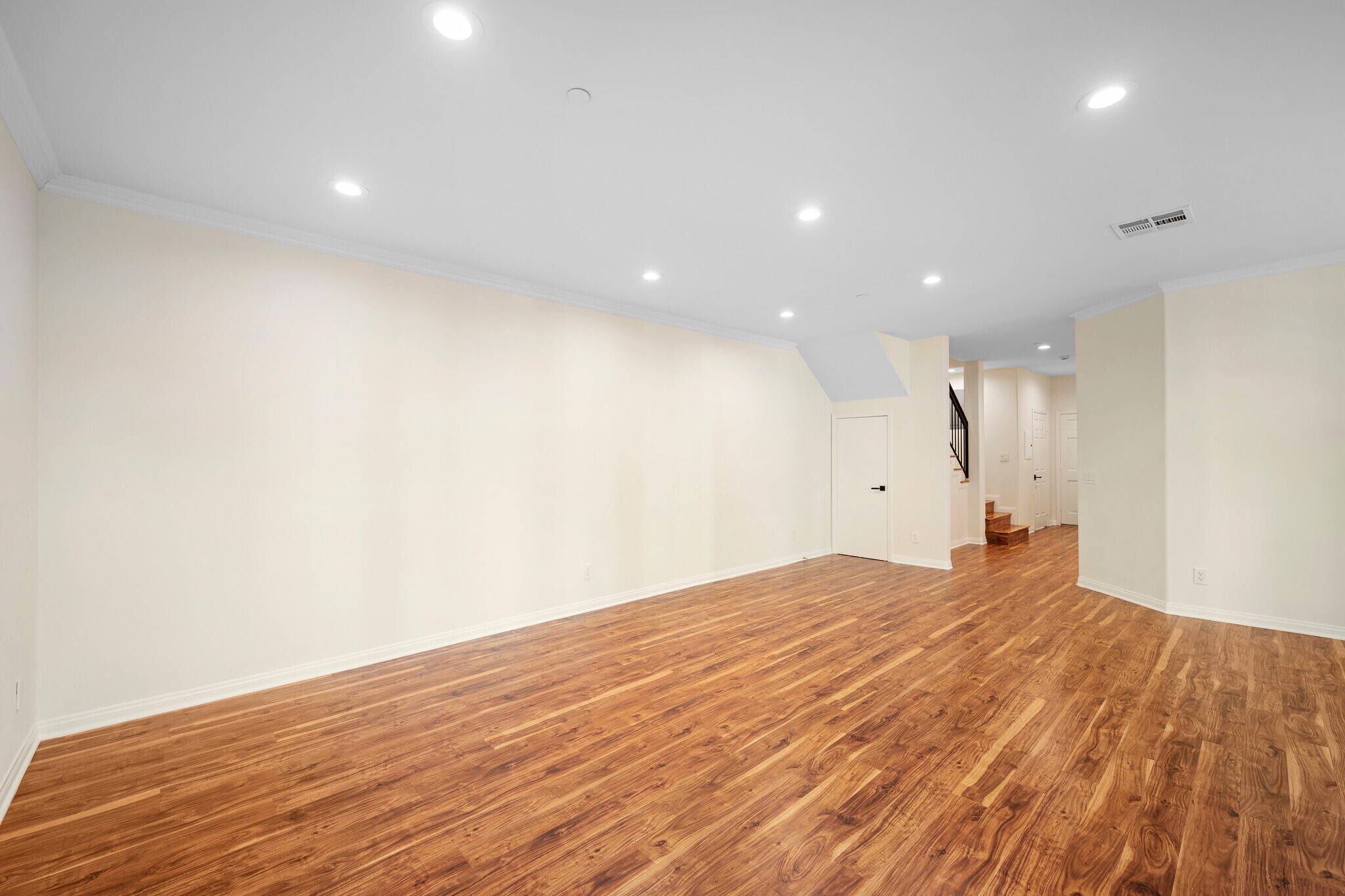 Building Photo - 415 E Dryden St