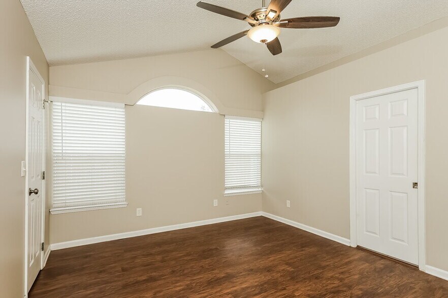 Building Photo - 338 Wildberry Ct