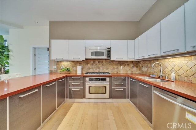 Building Photo - 801 S Grand Ave